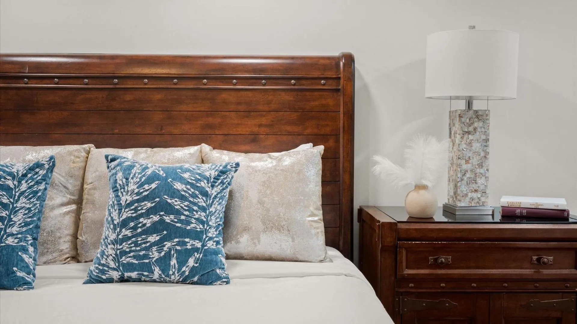 Live Blissfully Villa Phoenix