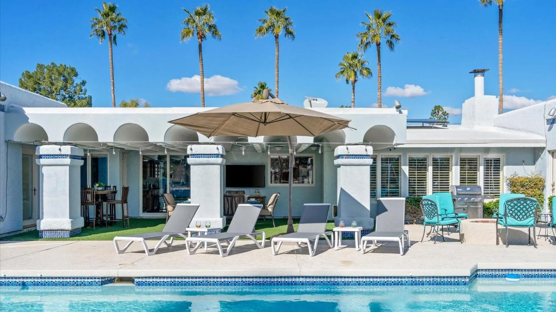 Live Blissfully Villa Phoenix